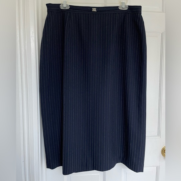 Navy blue pinstripe skirt by Karen Scott size 16 - Picture 2 of 7